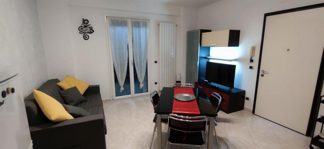 Casa Francesca: Un Mare Di Relax! Apartment Вентимиля Екстериор снимка