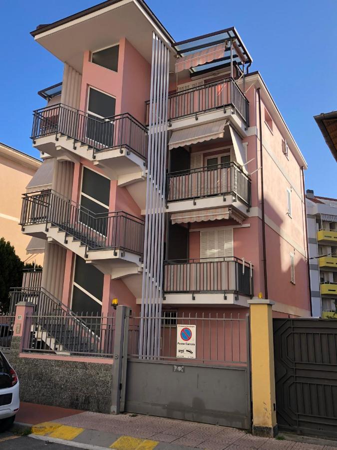 Casa Francesca: Un Mare Di Relax! Apartment Вентимиля Екстериор снимка